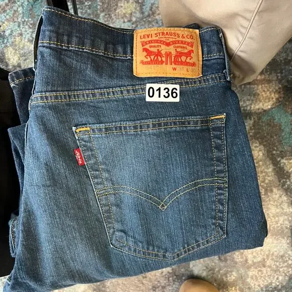 Levis 541 Jeans Mens 35x30 Blue Athletic Tapered Mid Rise Stretch Denim - Picture 11 of 11